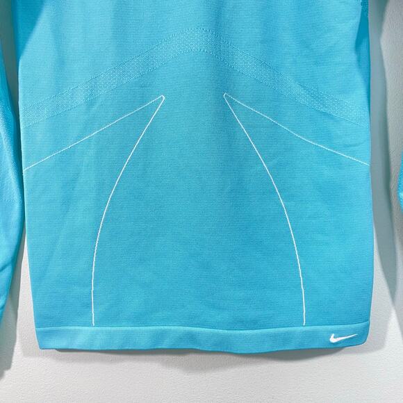Nike Women Powder Blue Compression Athletic Long Sleeve Top Size M/L - Picture 3 of 8